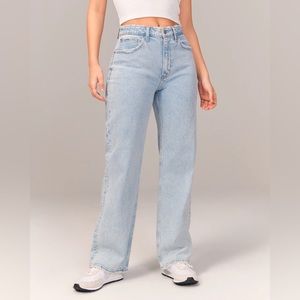 Abercrombie & Fitch Curve Love 90s Relaxed Jeans